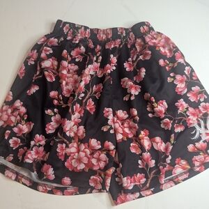 Notorious Lift Women's Black And Floral Athletic Shorts, Pockets, Size Large